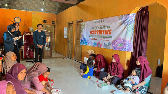 KKN Undip Berikan Edukasi Ecoprinting, Ciptakan Potensi UMKM Baru Desa Wates