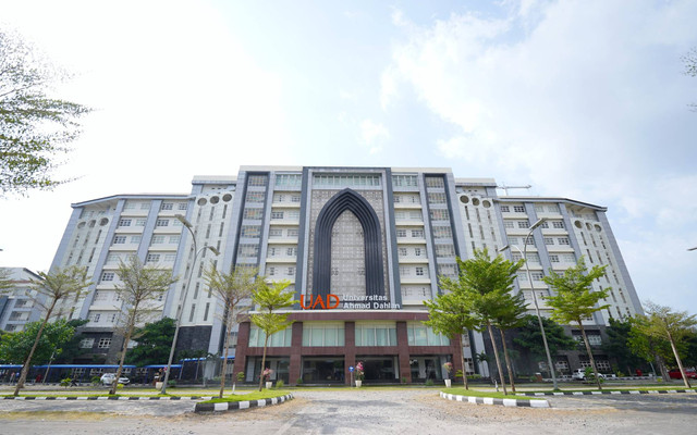 Gedung Kampus Utama Universitas Ahmad Dahlan (UAD) (Dok. Humas dan Protokol UAD)