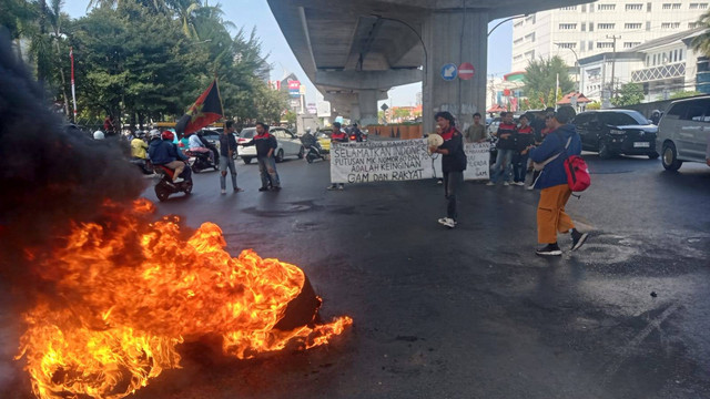 Suasana di Jalan AP Pettarani-Jalan Letjen Hertasning, Kota Makassar, sebelum Iriana Jokowi melintas, Kamis (22/8/2024). Dok: kumparan