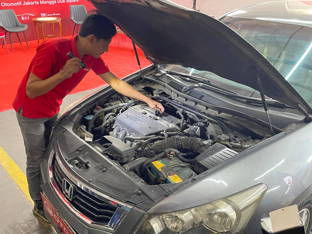 Penyedia jasa inspeksi mobil bekas, Otospector resmi membuka Claim Center pertama di Mangga Dua, Jakarta, Kamis (22/8). Foto: Sena Pratama/kumparan