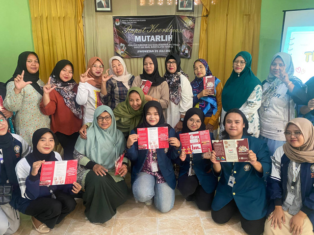 Dokumentasi pribadi: foto bersama Ibu-Ibu PKK Desa Jiwowetan