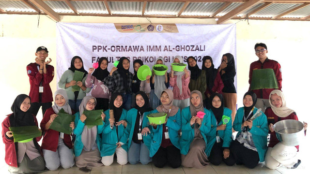 Tim Program Pengembangan Kreativitas Organisasi Kemahasiswaan (PPK Ormawa) Ikatan Mahasiswa Muhammadiyah (IMM) Al-Ghozali Fakultas Psikologi Universitas Muhammadiyah Surakarta (UMS), Dok. UMS