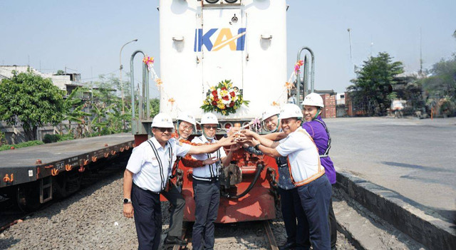 Gobel Group dan anak perusahaannya, PT Panasonic Gobel Indonesia dan PT Gotrans Logistics International, melakukan nota kesepahaman atau MoU (Memorandum of Understanding) dengan KAI Logistik. Foto: Dok. KAI Logistik