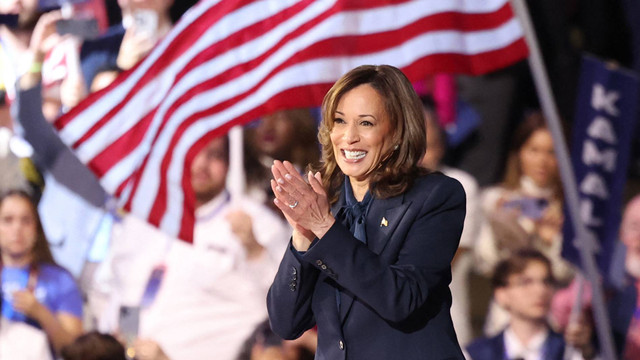 Wakil Presiden Kamala Harris secara resmi menerima pencalonan partai tersebut sebagai presiden hari ini di DNC yang berlangsung pada 19-22 Agustus di Chicago. Foto: CHARLY TRIBALLEAU / AFP