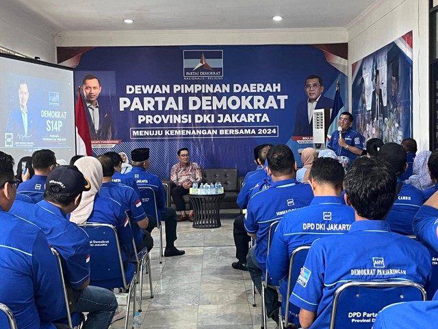 Ketua DPD Partai Demokrat Jakarta, Mujiyono di Kantor DPD Partai Demokrat Jakarta, Jakarta Selatan, Jumat (23/8). Foto: Zamachsyari/kumparan