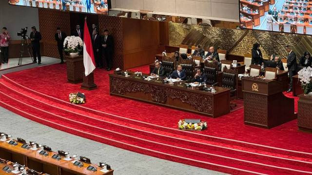 Ilustrasi apa itu kuorum? Foto: Suasana rapat bamus paripurna DPR ditunda karena tidak memenuhi quorum pada Kamis (22/8/2024). dokumentasi: Luthfi Humam/kumparan