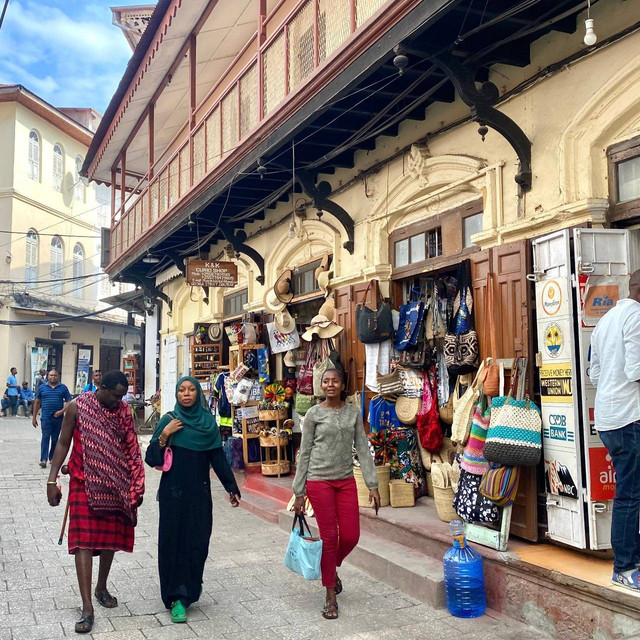 Gizenga Street, salah satu pusat destinasi wisata dan belanja para turis di Zanzibar. Foto: Anum Intan