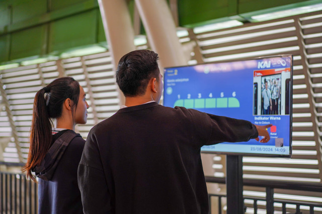 Pengguna LRT Jabodebek kini dapat memantau kepadatan trainset secara real-time. Foto: Dok. PR LRT Jabodebek