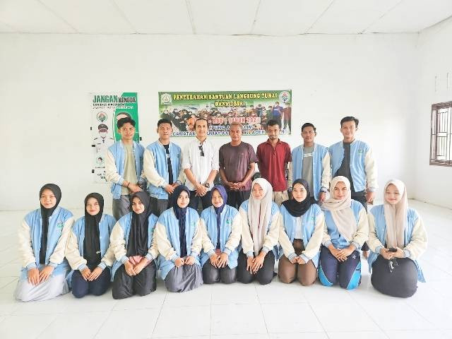 DPL sedang melakukan monitoring dan evaluation kegiatan Mahasiswa KKN Melayu Serumpun Posko 12 Desa Alur Alim  