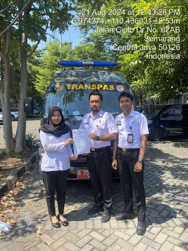 Serah Terima Kendaraan Transpas Dari Kanwil Kumham Jateng Ke Rutan Kudus
