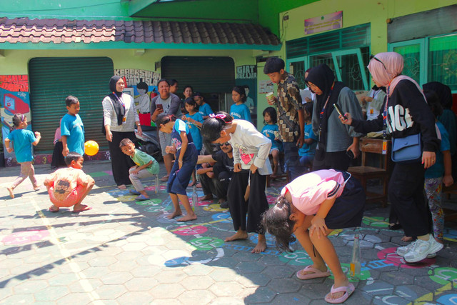 Mahasiswa KKN Universitas Ahmad Dahlan (UAD) Meriahkan HUT RI di Pringgokusuman (Dok. Istimewa)