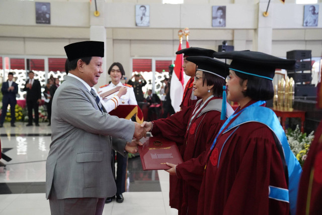 Menteri Pertahanan, Prabowo Subianto menghadiri sidang senat terbuka wisuda program Diploma, Sarjana, Magister dan Doktor Universitas Pertahanan RI 2024, di Kampus Unhan, Kabupaten Bogor, Jawa Barat, Sabtu (24/8). Foto: Dok. Istimewa