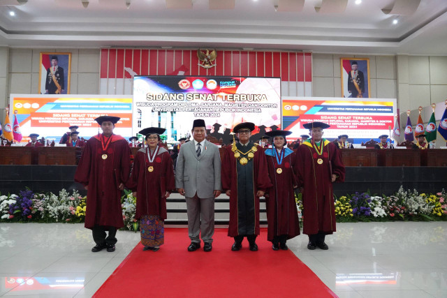 Menteri Pertahanan, Prabowo Subianto menghadiri sidang senat terbuka wisuda program Diploma, Sarjana, Magister dan Doktor Universitas Pertahanan RI 2024, di Kampus Unhan, Kabupaten Bogor, Jawa Barat, Sabtu (24/8). Foto: Dok. Istimewa