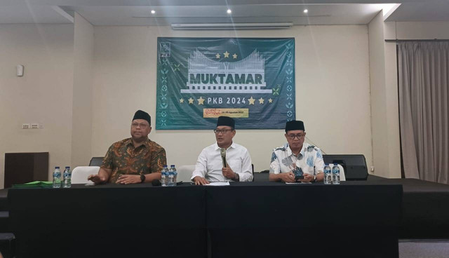 Jumpa pers Sekretaris DPP PKB A Malik Haramain terkait Muktamar tandingan PKB. Jumpa pers digelar di Bali, Minggu (25/8) dini hari. Foto: Denita BR Matondang/kumparan