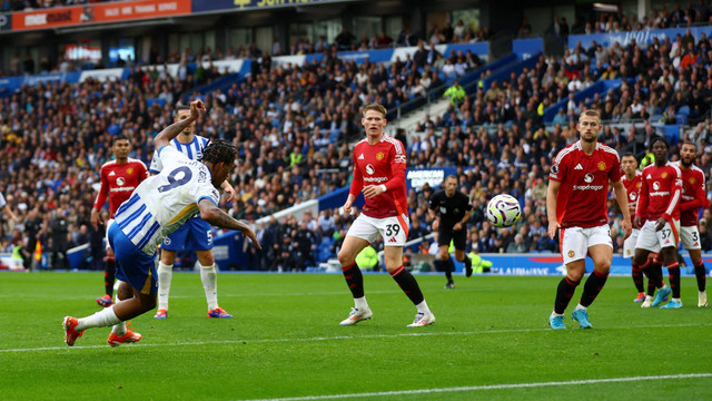 Joao Pedro cetak gol saat Brighton & Hove Albion vs Manchester United dalam pekan kedua Liga Inggris 2024/25 di Stadion AMEX, Sabtu (24/8) malam WIB. Foto: Action Images via Reuters/Matthew Childs