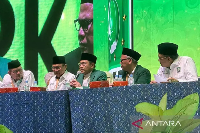 Ketum PKB Muhaimin Iskandar (tengah) dalam Sidang Pleno Ke-4 Muktamar PKB di Bali Nusa Dua Convention Center, Kabupaten Badung, Bali, Sabtu (24/8/2024). ANTARA/Rio Feisal/pri.