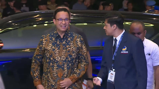 Anies Baswedan tiba dalam acara Pembukaan Kongres III Partai NasDem di JCC, Jakarta, Minggu (25/8/2024). Foto: Youtube/ NasDem TV