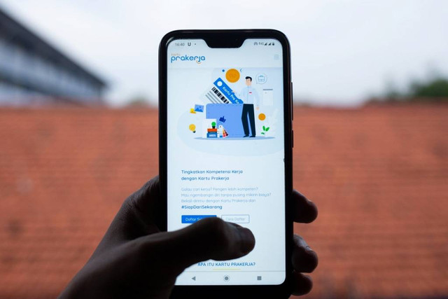 zoom-in-whitePerbesarIlustrasi daftar kartu Prakerja. Foto: Dicky Adam Sidiq/kumparan