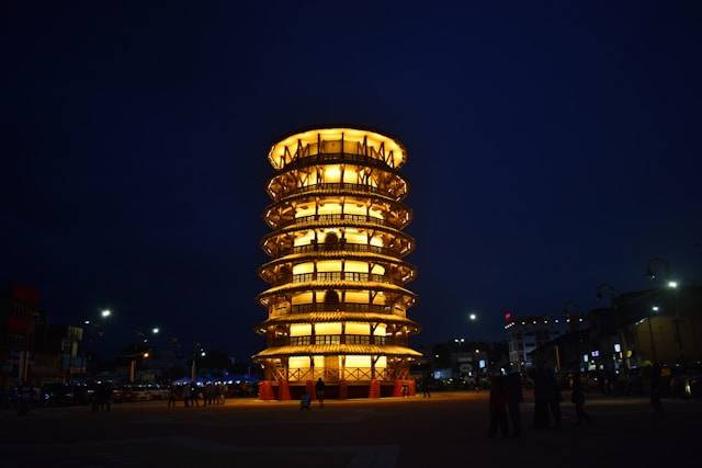 Menara Condong, Tempat healing Teluk Intan. Sumber: Unsplash/Nor Khaliza Mat Yunus