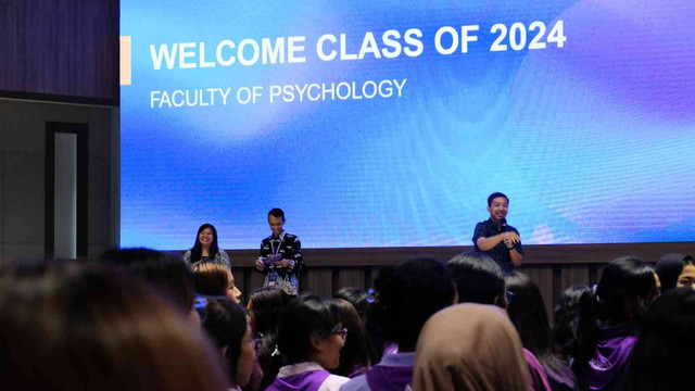 Program College Talks: College of Health Sciences, yang merupakan bagian dari rangkaian acara UPH Festival 2024. Kegiatan ini berlangsung pada 15 Agustus 2024 di UPH Kampus Lippo Village, Karawaci, Tangerang. Dalam acara ini, para akademisi dari Fakultas Kedokteran (FK) UPH yang juga profesor terkemuka di bidang ilmu kedokteran membagikan pengalamannya kepada mahasiswa baru. 