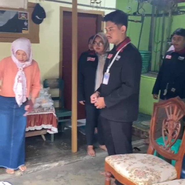 Pemantauan langsung ke rumah salah satu warga Dusun Dermo/Pengabdian Masyarakat UMM