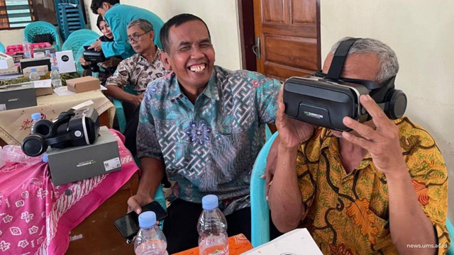 Tim Dosen UMS Pelatihan Pembelajaran Mitigasi Bencana kepada Guru-Guru SLB Kabupaten Klaten dengan Joyfull Learning berbasis Virtual Reality. Dok Humas UMS