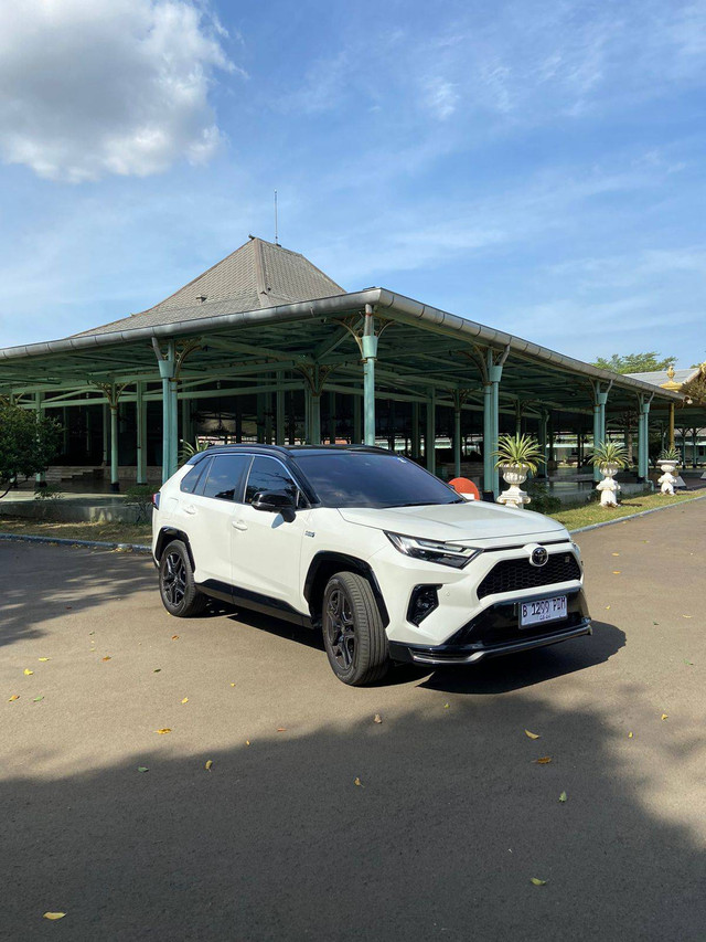 Media first drive Toyota RAV4 PHEV Jakarta-Jawa Tengah. Foto: Gesit Prayogi/kumparan