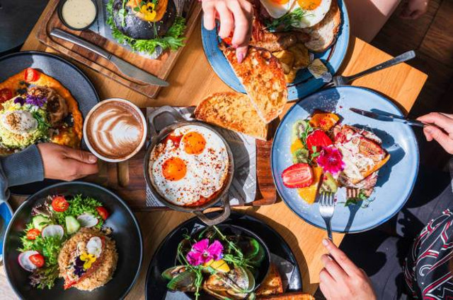 Ilustrasi Caption Jualan Makanan. Foto: Unsplash/Nazar_ab.