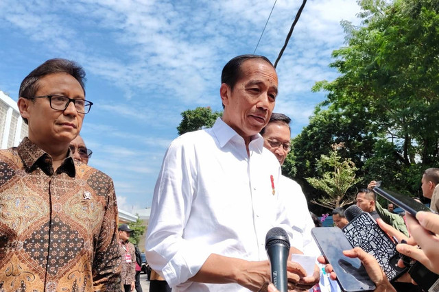 Presiden Joko Widodo meresmikan Gedung Pelayanan Kesehatan Ibu dan Anak di RSUP Dr Sardjito, Kabupaten Sleman, DIY, Rabu (28/8/2024). Foto: Arfiansyah Panji Purnandaru/kumparan