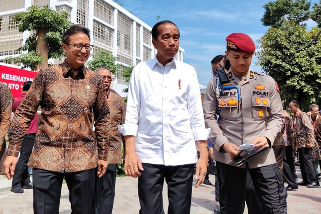 Presiden Joko Widodo meresmikan Gedung Pelayanan Kesehatan Ibu dan Anak di RSUP Dr Sardjito, Kabupaten Sleman, DIY, Rabu (28/8/2024). Foto: Arfiansyah Panji Purnandaru/kumparan