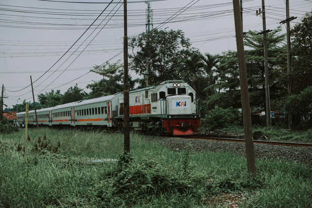 [Rute Kereta Api Dhoho] Foto hanya ilustrasi. bukan tempat sebenarnya. Sumber foto: unsplash/Muhammad Arief