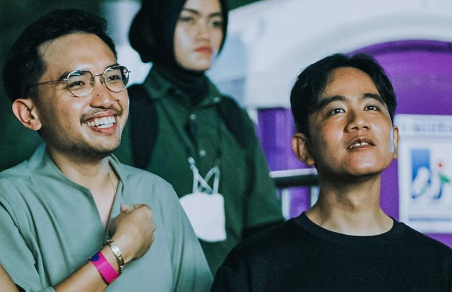 Raja Mangkunegara X Gusti Bhre (kiri) dan Gibran Rakabuming Raka dalam sebuah kesempatan Foto: Instagram/@bhresudjiwo