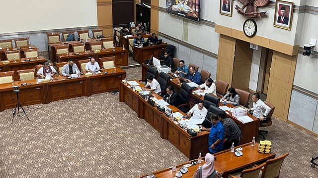 Rapat internal Komisi III DPR RI soal tidak lanjut uji kelayakan dan kepatutan 12 calon hakim agung dan calon hakim Ad Hoc usulan Komisi Yusdisial, Kamis (28/8/2024). Foto: Haya Syahira/kumparan