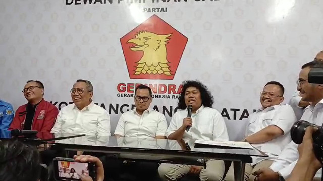 Marshel Widianto memberikan keterangan terkait nasib pencalonannya di DPC Gerindra Tangsel. Foto: Dok. kumparan