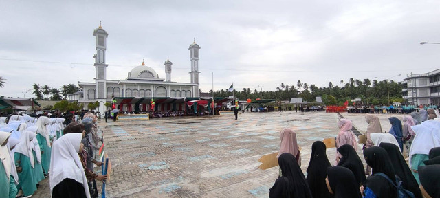 Apel peringatan milad 4 windu Ponpes Darussalam Sengkubang Mempawah. Foto: M. Zain/Hi!Pontianak