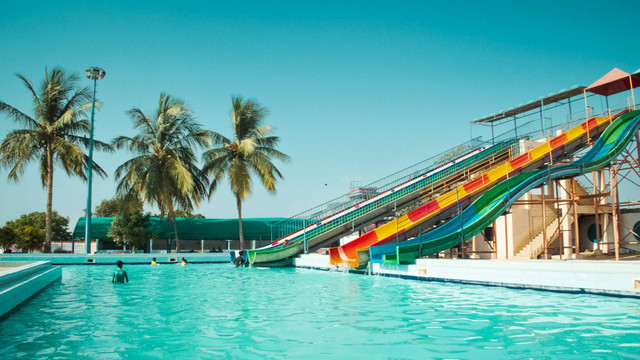 Fun Park Water Boom. Foto hanya ilustrasi, bukan tempat sebenarnya. Sumber: unsplash.com/Wasif Mujahid.