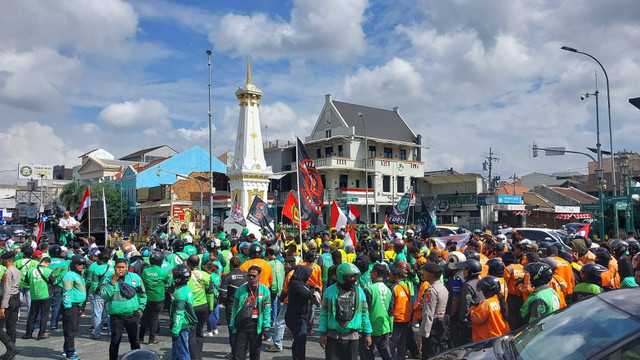 Massa driver ojol gelar demo di Jogja. Foto: Dian Rahmawan/Pandangan Jogja