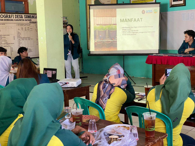 Kegiatan penjelasan mengenai Budikdamber (Budidaya Ikan dalam Ember)