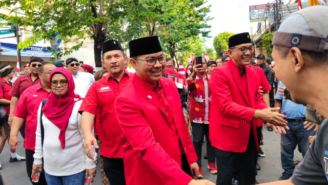 Kepala BKKBN Hasto Wardoyo mendaftar Pilwalkot Yogyakarta, Kamis (29/8). Foto: Arfiansyah Panji Purnandaru/kumparan