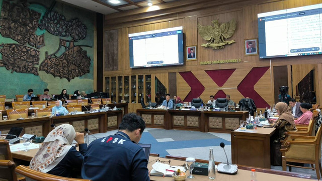 Lembaga Perlindungan Saksi dan Korban (LPSK) yang diwakili oleh Wakil Ketua LPSK, Sri Suparyati, menghadiri Rapat Dengar Pendapat (RDP) di DPR RI pada Rabu (28/8/2024). Foto: Dok. LPSK