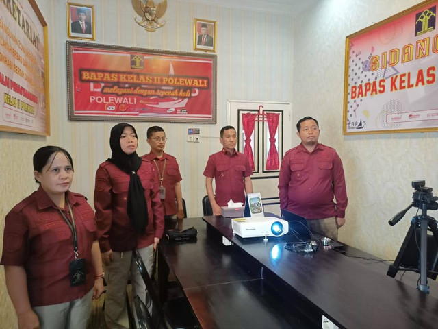 Pegawai Bapas Polewali Ikuti Webinar Series II BPSDM Hukum dan HAM, Sumber : Humas Bapas Polewali