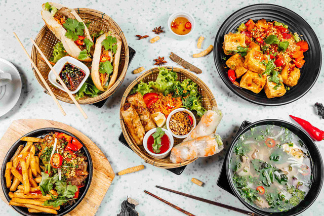 Ilustrasi chinese food oleh wirestock via Freepik