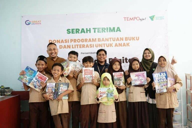 Dompet Dhuafa bersinergi dengan salah satu grup media, Tempo (PT Digital Info Media), yang telah memberikan dukungannya dalam bidang pendidikan berupa bantuan buku untuk meningkatkan literasi di dua Madrasah Ibtidaiyah (MI) yang berada di Kabupaten Bogor yakni MI Al Arsaniyah, Kecamatan Ciampea, dan MI Muhammadiyah Dahu, Kecamatan Leuwiliang, Kabupaten Bogor. (15/08/2024)