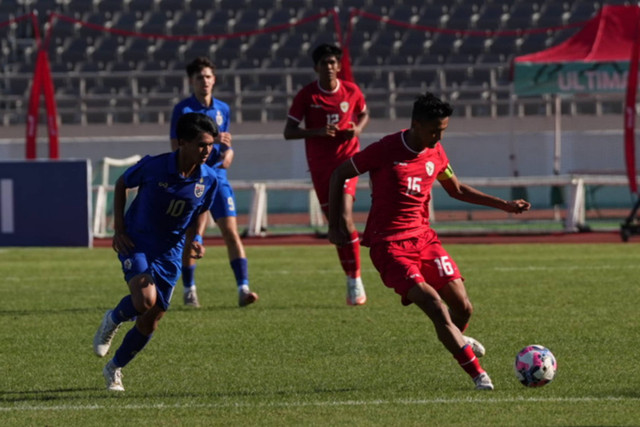 Dony Tri Pamungkas beraksi saat Timnas U-19 Indonesia melawan Thailand dalam pertandingan Seoul Earth On Us Cup 2024 di Mokdong Stadium, Korea Selatan, Jumat (30/8). Foto: Dok. PSSI 