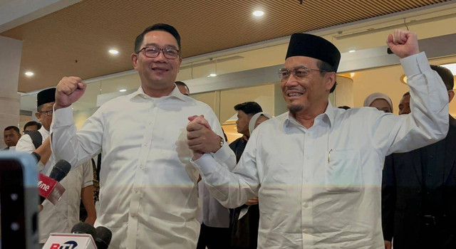 Bacagub dan Bacawagub Jakarta, Ridwan Kamil dan Suswono, saat hendak menjalani pemeriksaan kesehatan di RSUD Tarakan pada Sabtu (31/8). Foto: Rachmadi Rasyad/kumparan