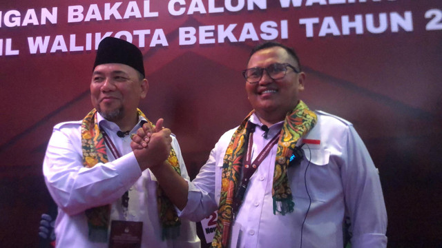 Calon Wali Kota Heri Koswara dan Bakal Calon Wakil Wali Kota Sholihin mendaftar. Foto: Dok. kumparan