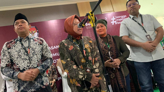 Risma-Gus Hans dan Luluk-Lukman tes kesehatan di RSUD dr. Soetomo. Foto: Dok. Mili.id