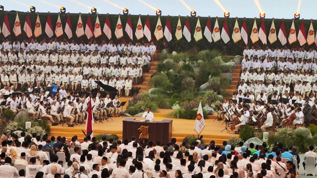 Prabowo Subianto memberikan sambutan di Penutupan Rapimnas Gerindra di Indonesia Arena, Jakarta, Sabtu (31/8). Foto: Jonathan Devin/kumparan