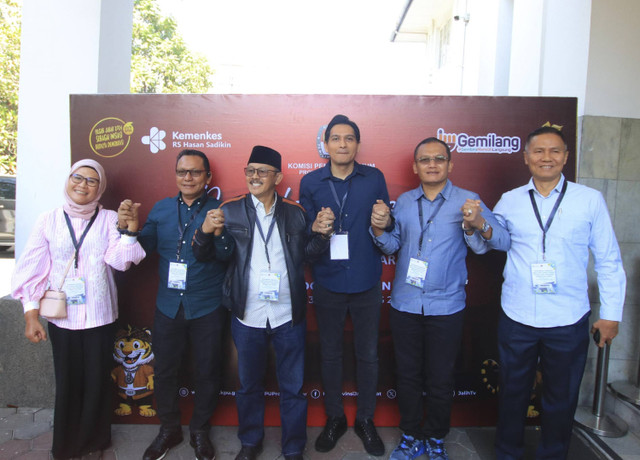 Tiga Paslon Cabup dan Cawabup Kabupaten Indramayu jalani tes kesehatan di RS Hasan Sadikin Bandung. (31/8/2024). Foto: Dok: Istimewa 