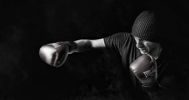 sumber foto:https://www.pexels.com/id-id/foto/man-doing-boxing-163403/